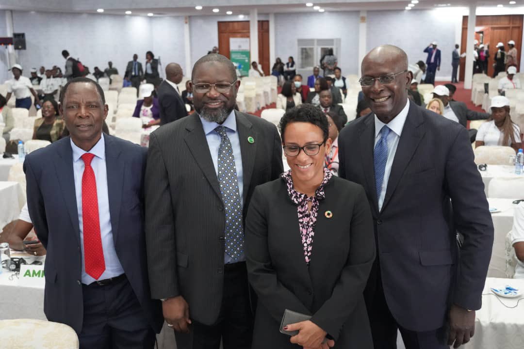 MohamedFall's tweet photo. Pleasure to meet the Acting Director of @AfricaCDC @laktarr001 at the Saving Lives & Livelihoods Program Launch in #Zambia. This program will continue to enable the purchase of #COVID19 vaccines for 65 million people in #Africa. #SavingLivelihoods @MastercardFdn @_AfricanUnion https://t.co/mKQjr51kjV