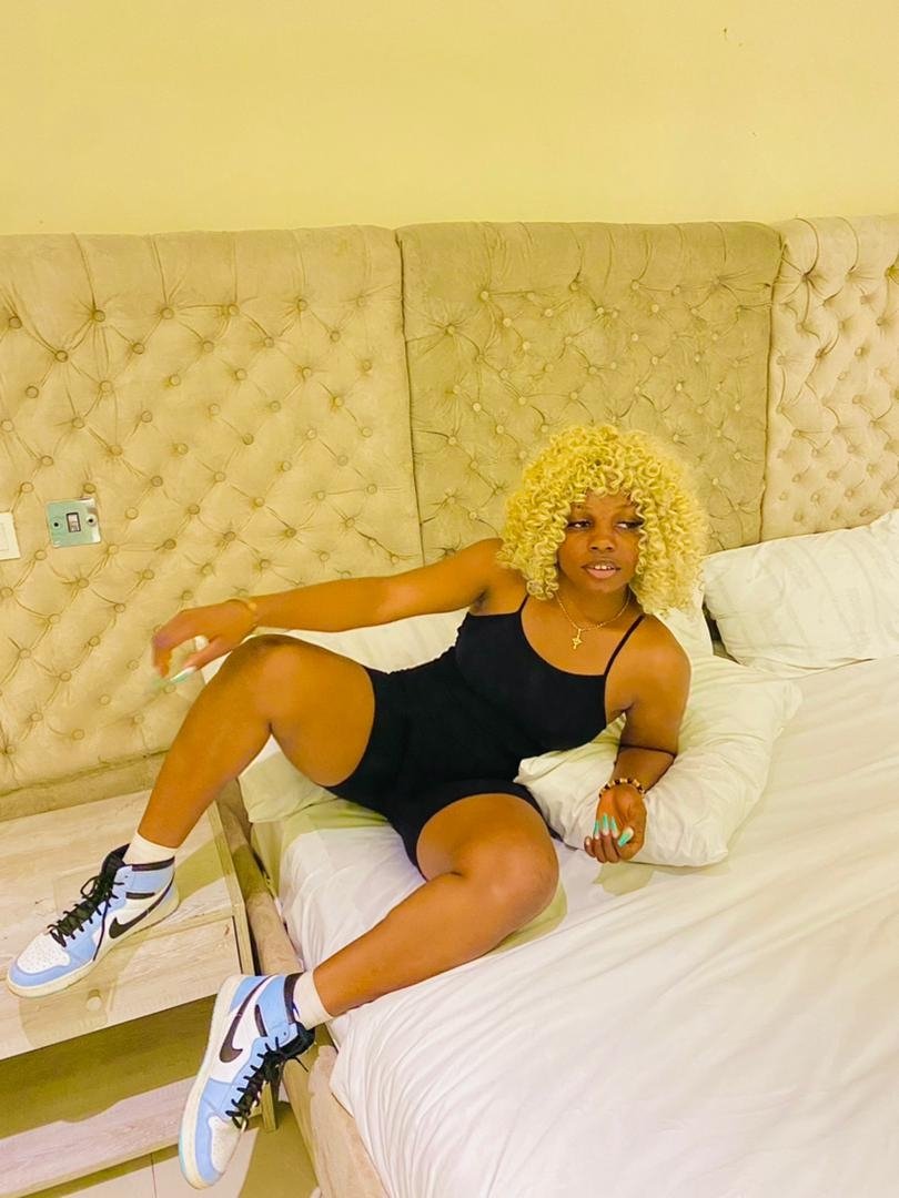 meet_dera's tweet photo. Who wants to share the bed with me 😉?
#phtwittercommunity 
#AskPHpeople 
#explorepage https://t.co/BEUgNlbaqf