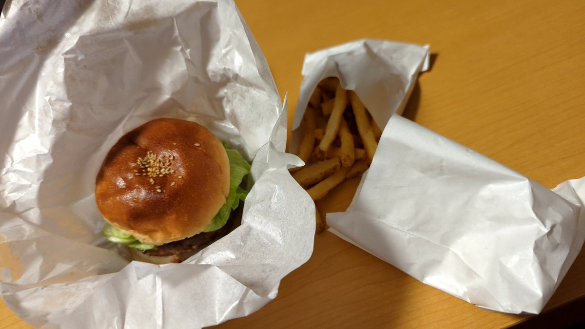 peachtime922's tweet photo. LIVE以外今回の目的その壱
同じ画角で食べたかった―😭
高速バス20分程遅れ＆安定の方向音痴
執念テイクアウト😁👍
#Hi_JO1 
#JO1_Chill
#川尻蓮 #豆原一成 https://t.co/J12DpEzfOd