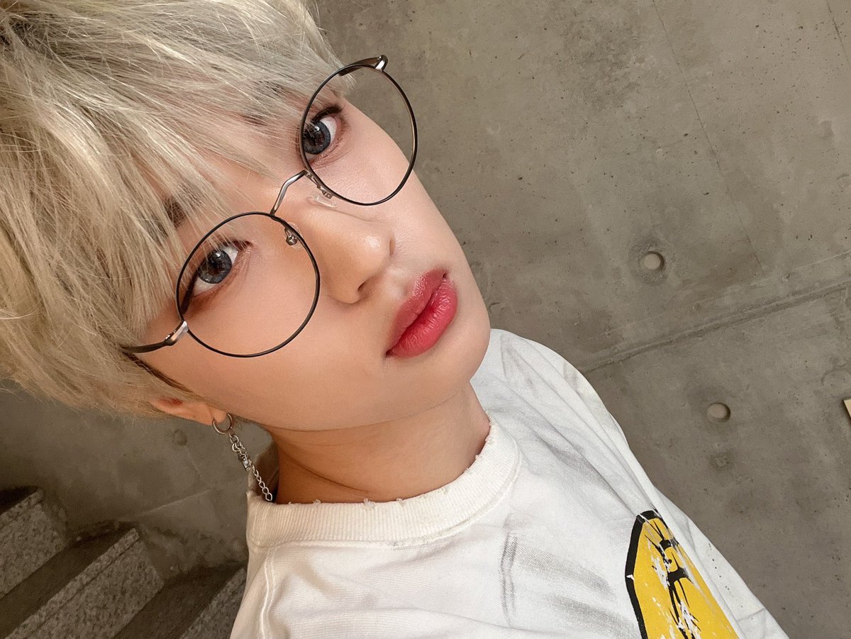 TheKingDom_GF's tweet photo. [ARTHUR👑]

안경 유노💕

#KINGDOM #킹덤 #ARTHUR #아서 https://t.co/yY0xcWzVqk