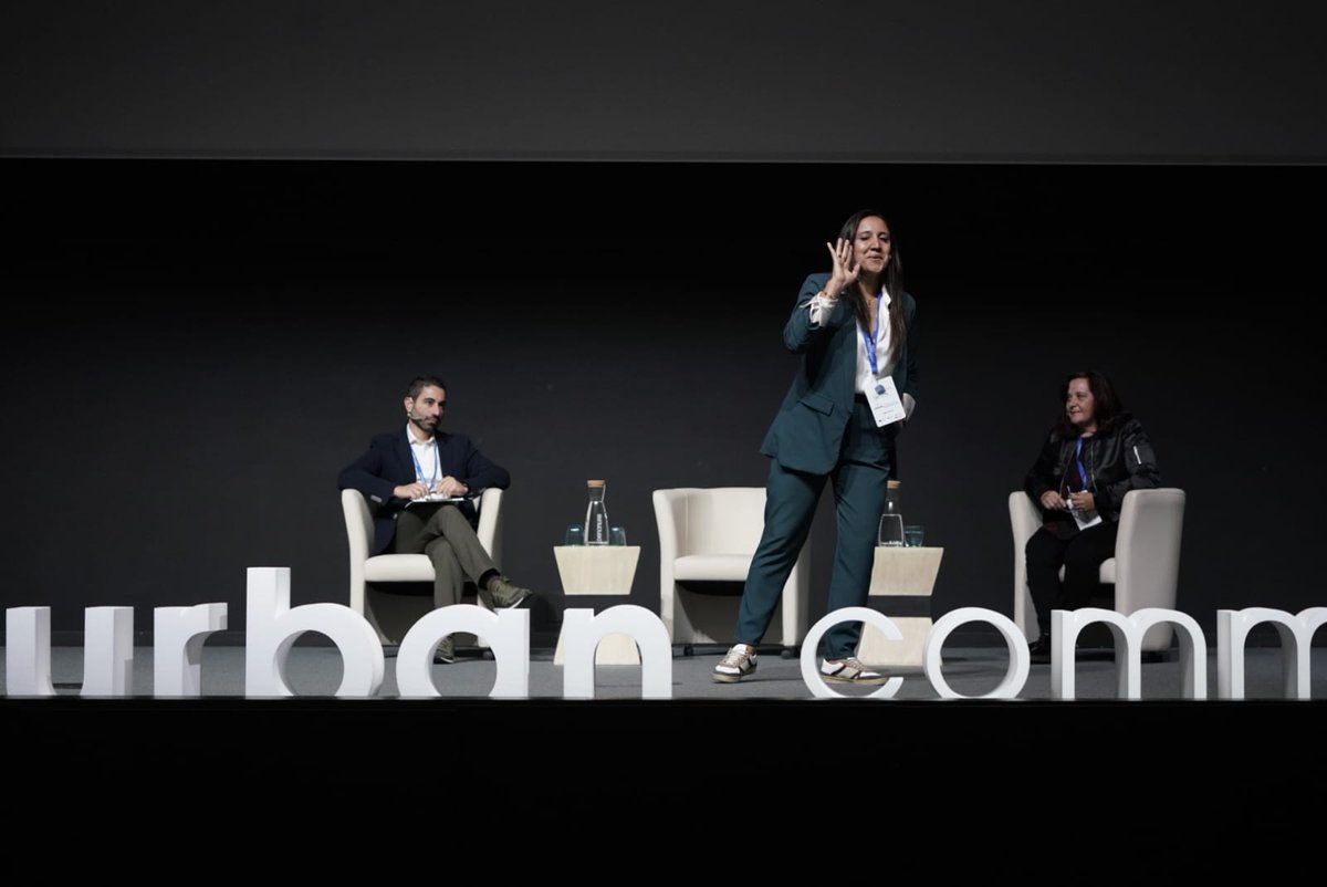 ¿Cómo puede responder el retail a los nuevos hábitos de compra y consumo? Nos lo cuentan <a href="/ingritmoya/">Ingrit Moya</a> (UCM) y Mónica Gómez (UAM) en el siguiente diálogo. Presenta y dinamiza: <a href="/maxcermelli/">Massimo Cermelli</a>, Profesor e investigador de Deusto Business School. #UrbanCommerce