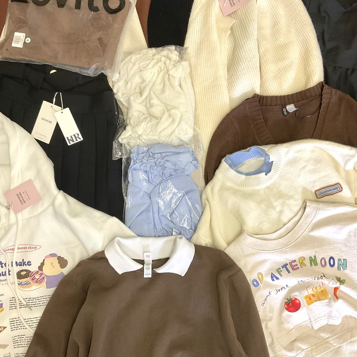 imyourjrn's tweet photo. #ส่งต่อ เสื้อผ้ามือ1-2ของเค้าเองค่ะ มีมากกว่าในรูปนะคะ🧸💕

📌ลง 21:00 น. วันเสาร์ที่ 12 พ.ย.
ค่าส่งเหมา 50 (รี+ปัก ลด5บ.งั้บบ💐)

#cintageshop #cintage #ส่งต่อเสื้อผ้า #ส่งต่อเสื้อผ้ามือ2 #ส่งต่อเสื้อผ้ามือสอง #โล๊ะตู้เสื้อผ้า #ตามหา #whatshewear #kindarare #ส่งต่อcintage https://t.co/xV57HFm61S