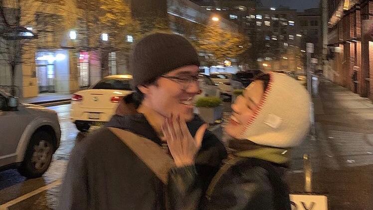 ⠀⠀⠀⠀

⠀⠀ 清水 潔子  ────  06 : 00 P M
      sns update ⋮ location disabled.

      " forever his.

⠀⠀⠀⠀