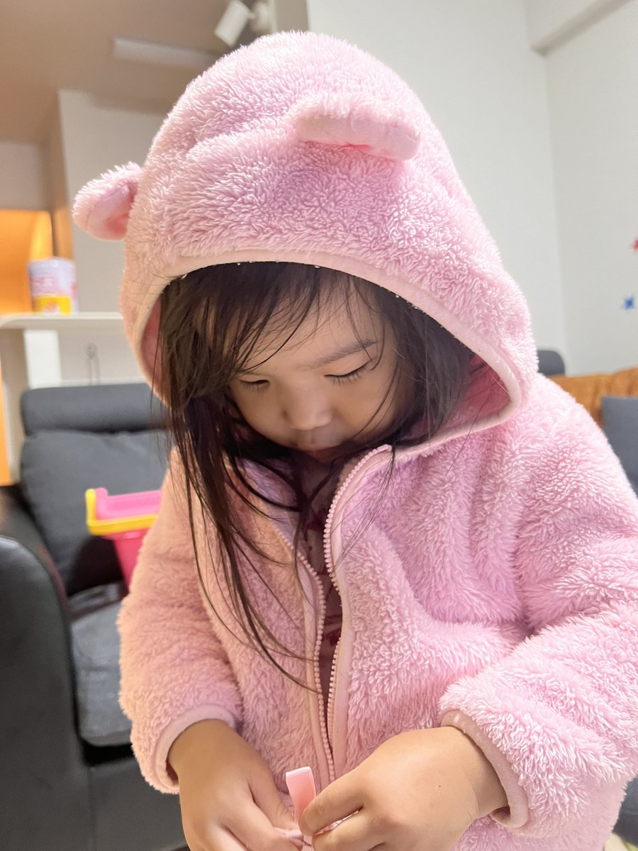 h627s122's tweet photo. ピンクのくまさん
にゃんにゃんにゃーんって🤣 https://t.co/Fbn9mGnNYk