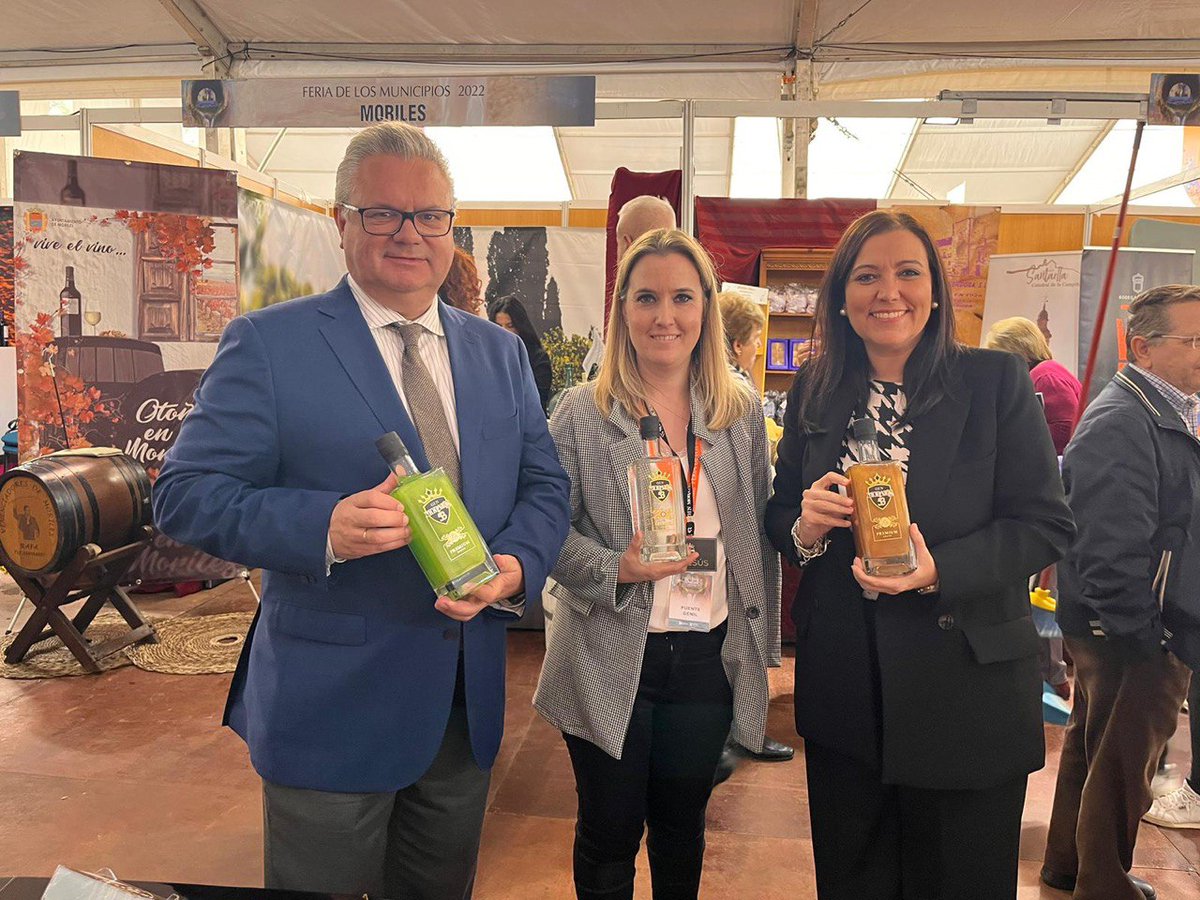 El Alcalde @Morales_Esteban y la Concejala de Turismo <a href="/_AnaCarrillo_/">Ana Carrillo</a> han estado presentes en la inauguración de la  XI Feria de los Municipios en la <a href="/dipucordoba/">Diputación de Córdoba</a> ,  ofrecerá nuestro pueblo al público, la riqueza tanto cultural como gastronómica.
#AvanzamosJuntos #visitpuentegenil