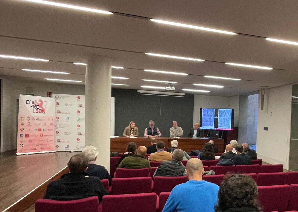colproleon's tweet photo. Hoy estamos en la sede de @COAL_Leon, junto a @ReyOrdono, la Cátedra Unesco en ciudades intermedias y @UdL_info , hablado sobre la planificación urbanística de #leonesp
#ColegiosProfesionales #colproleon https://t.co/IuntMrR7u3