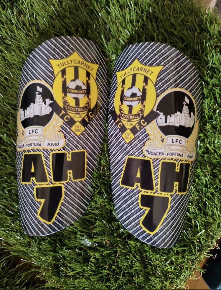 RussHastie1's tweet image. Outstanding from @AWCustomShinpad for Archie’s Xmas present ⚽️⚫️🟡
