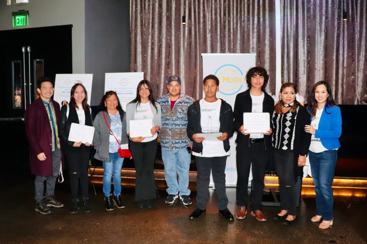 CMMaiVang's tweet photo. Congratulations! π Last night we celebrated our South Sacramento Youth who graduated from the inaugural Sacramento UNITY leadership program. (1/3)
#HeartAndHustle #APIsMobilize #SacramentoUNITY #CommUnity https://t.co/zzjb6LIFtm