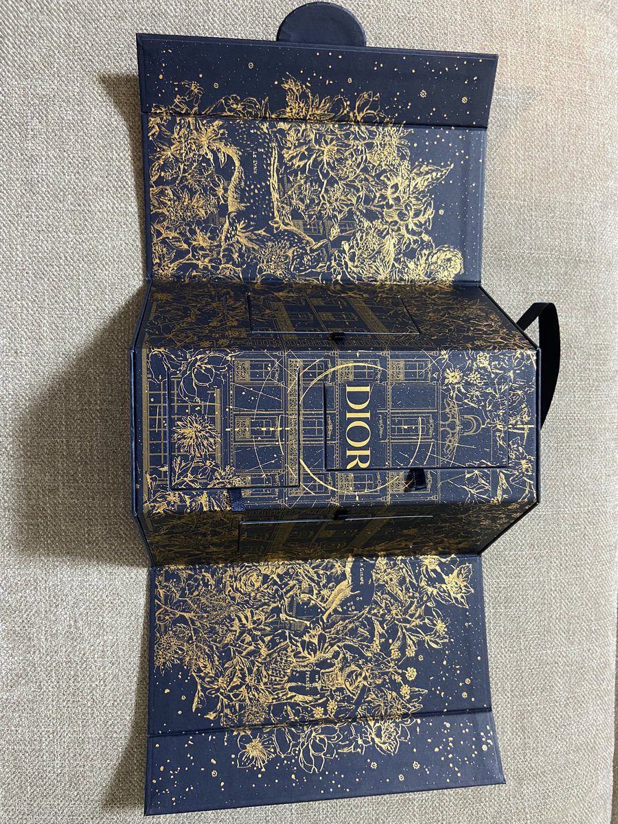 MOKO1619's tweet photo. 旦那から届いたDior…
「化粧品届くから～」って聞いてはいたけど開封してプチパニック中
え、可愛すぎん？？やば
ちょっ、はよ使いたいけど勿体ねぇ～～～……
ありがとう大事にする( ´:ω:` ) https://t.co/yW7tE7Ajo2