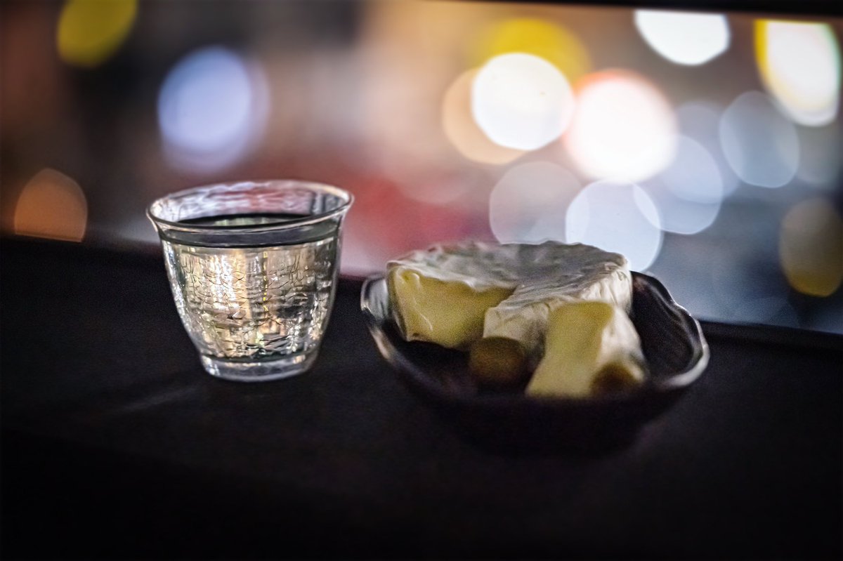LetsTravelndEat's tweet photo. It’s international #cheese day! ✨🧀💛

And one thing that goes well with cheese is #japanesesake!

#sake #nihonshu #japan #pairing https://t.co/deGGBJL2p9