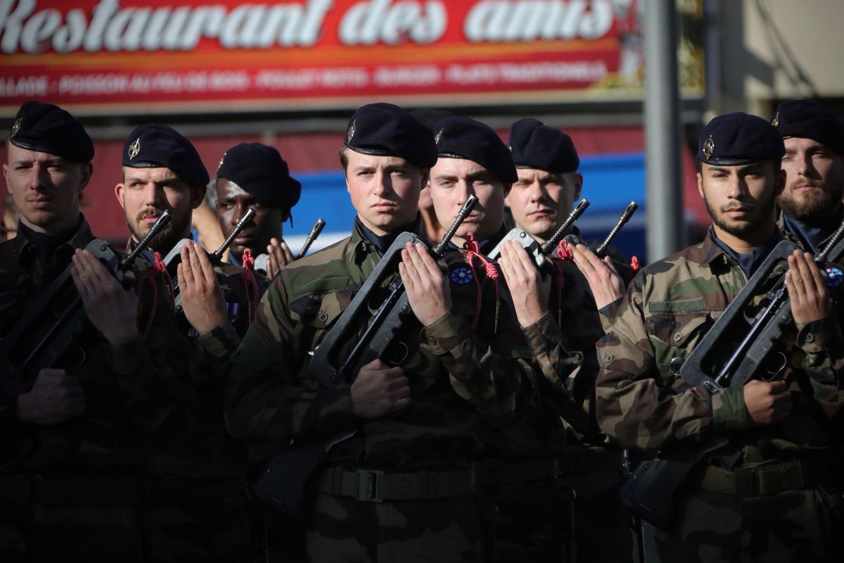 Commémoration du #11Novembre
Ce matin à l'Arc de Triomphe à Marseille, nous déposons une gerbe pour honorer la mémoire de nos courageux soldats qui se sont battus pour la France durant cette guerre terrible, cette guerre des tranchés. 
#DevoirDeMémoire
