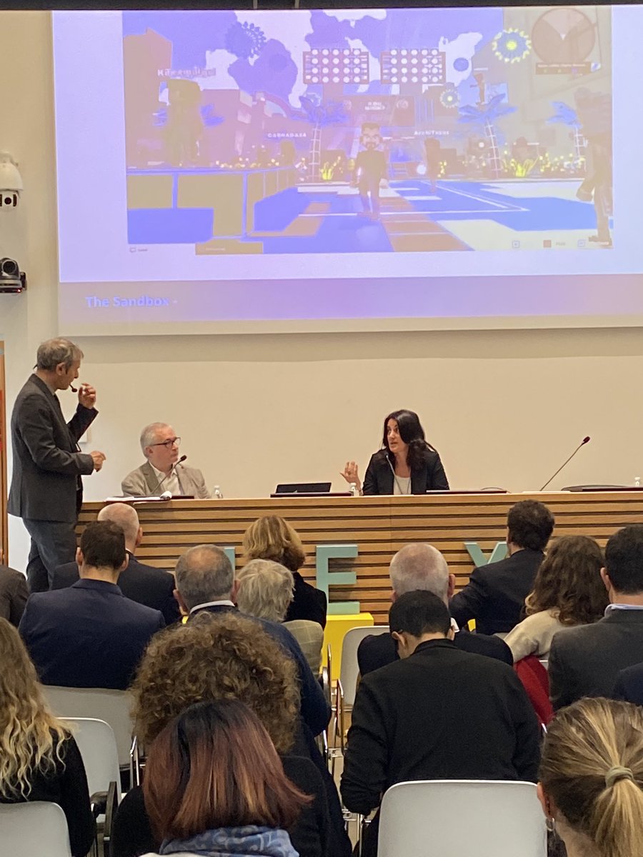 csipiemonte's tweet photo. Dispositivi del futuro ormai prossimo e mondi virtuali basati su blockchain. Ma anche la necessità di gestire dati e privacy. Ne parliamo con @mcanducci @SaraNoggler e, in collegamento da remoto, @lucabolognini #cts2022 #nuovoCSI #yourdigitalpartner https://t.co/t4Wb8WEsI0