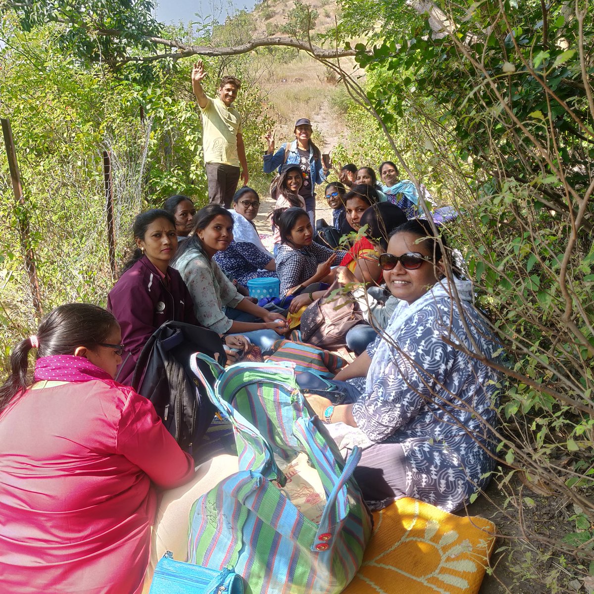 baputrust's tweet image. In celebration of the abundance of land gift, awards and huge human capital, enthused  and inspired about our Inclusion Vision.  Bapu group of people. In Saswad, Maharashtra. Biryani, snacks and trail walking. 🌺💥❤️🌻🌸
#Zerocall23