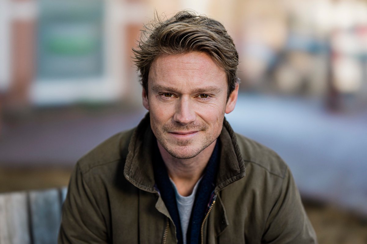 Biblionet's tweet image. Haal kaartjes voor het vraaggesprek met @SanderSchimmelp op 1 dec in de Stefanuskerk in Beilen. Onder leiding van burgemeester @evoosterhout   Bestel snel! bibliothekendrenthe.nl/schimmelpennin…

#maatschappelijk #dekloof