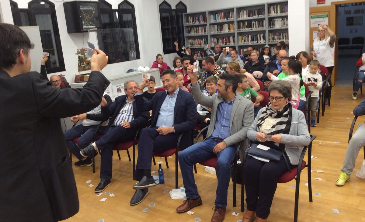 DipdeBadajoz's tweet photo. 📖 ¡Nubeteca ya tiene 30 espacios en las bibliotecas de nuestra provincia!

El servicio de préstamo digital de #DipBdjz alcanza esta cifra tras las inauguraciones de los Espacios Nubeteca de La Garrovilla y Campillo de Llerena.

➕ℹ️ https://t.co/AVn6bajvXd
🌐 #ODS1 #ODS4 #ODS10 https://t.co/MqyK7D9Uaf