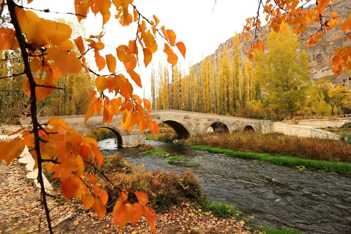 bwcsinan's tweet photo. Ihlara vadisi ve son bahar 🍂🍁 https://t.co/eAYdiclQNC