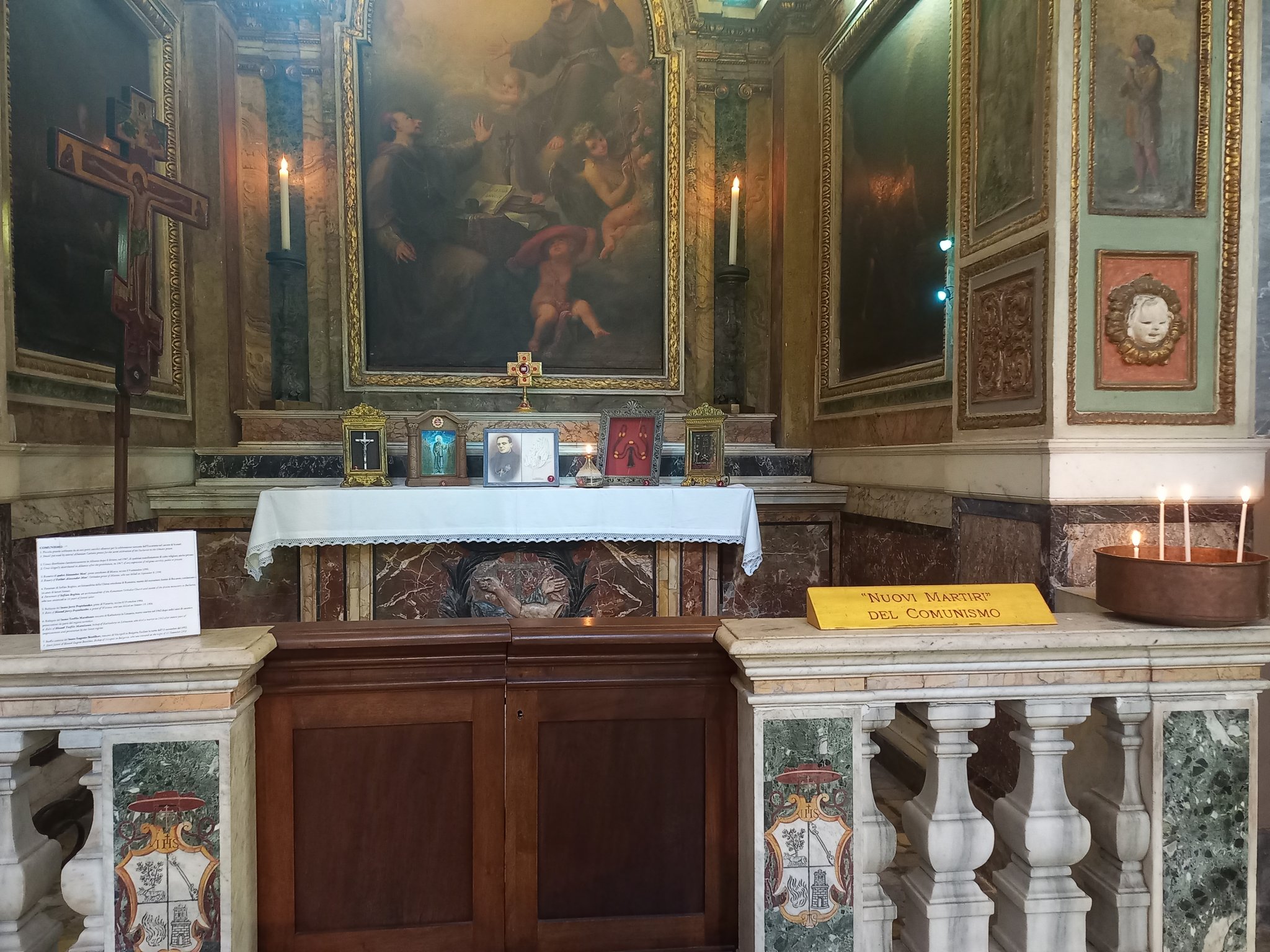 Eduard Habsburg on Twitter "The side chapels of this treasure trove of