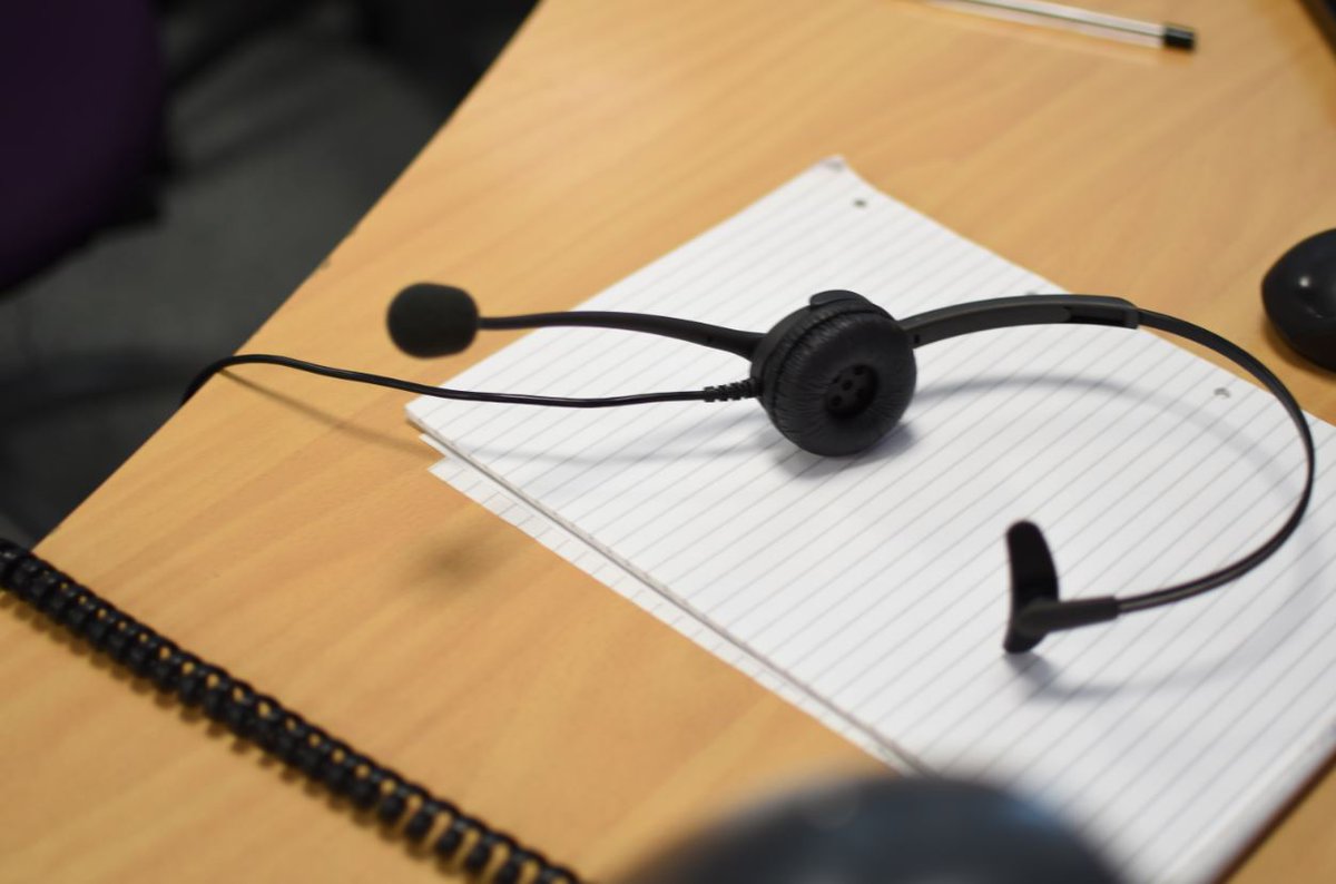 Glos_Police's tweet photo. We’re looking for full and part time call handlers.

Located at our HQ, just off Junction 12 of the #M5, you’ll have access to an onsite gym, a wellbeing package &amp; receive recognition of excellence through our internal awards programme.

To apply: https://t.co/y1EwtZ0PxJ https://t.co/bYpJ6MM3oO