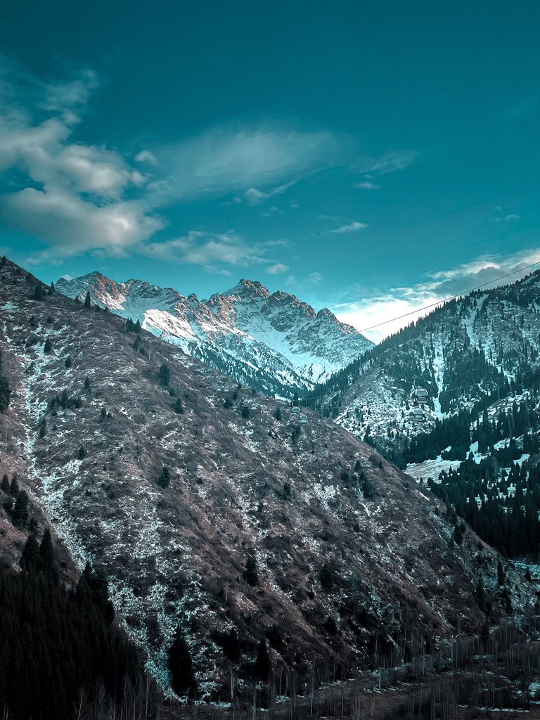 Hello, dear @NFTcommunity! 🤗

I see the mountains with my own eyes, it's a pity that the photo does not convey all the beauty.😍🔥🏞

For me, nature is one of the sources of inspiration, and what inspires you?  🤔😁 

#NFT #NFTcommunity #artNFT #artist