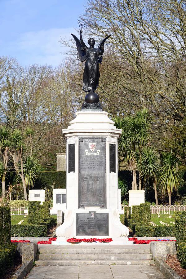 At the eleventh hour, on the eleventh day, of the eleventh month, we pause for #twominutesilence to remember those who gave their lives in the name of freedom and democracy. #ArmisticeDay