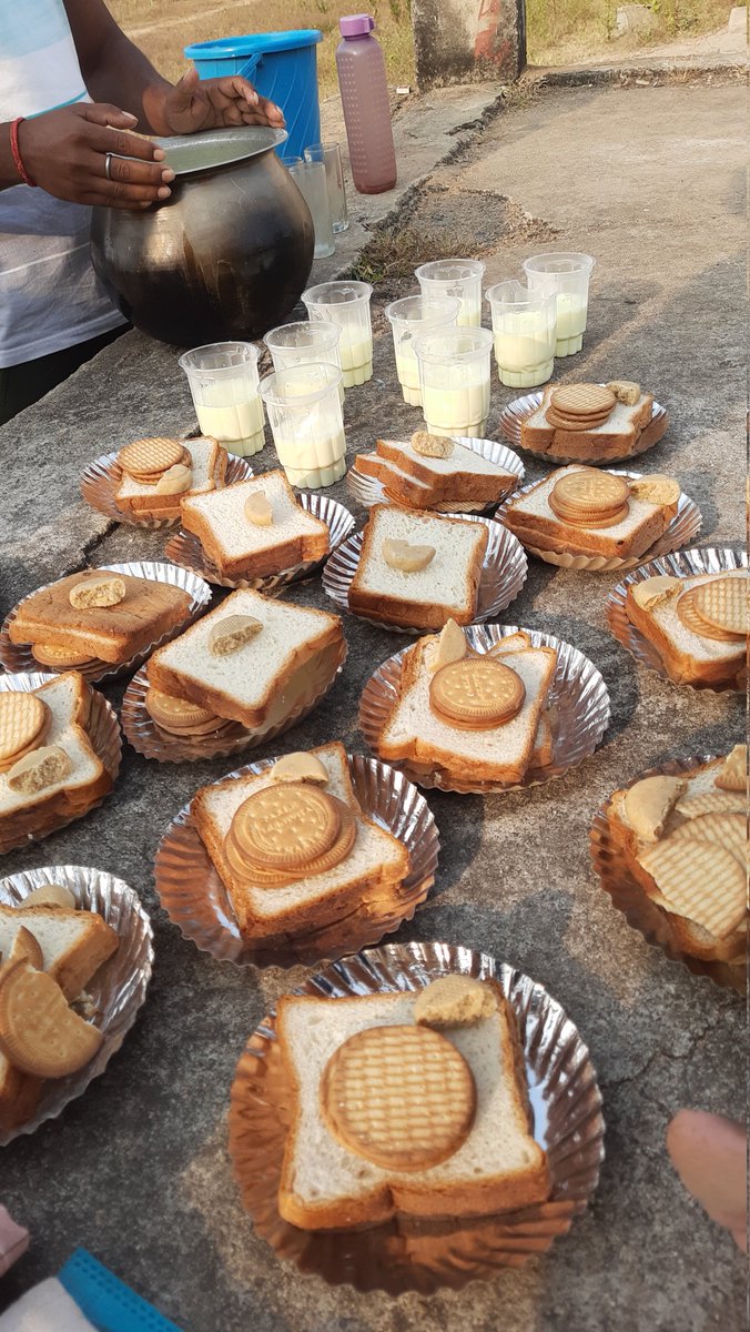 Purandarbhosag2's tweet photo. 🇮🇳🇮🇳🇮🇳 #Bharat_Mata_Ki....Jay🇮🇳🇮🇳🇮🇳
#Every_Sunday, such food is served to the students who come for #Daily_practice at the #Bagibira_Indian_Military_Academy. https://t.co/B783snULf9