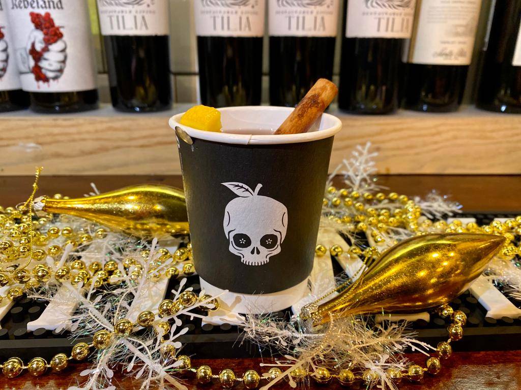 The winter season has begun, and we have something that is sweet, spice, and oh so nice! Our warm winter cider is back to keep you cozy and warm in the bitter cold!
<a href="/wearehawkes/">Hawkes</a> #brewdog #london #pub #warm #winter #cider