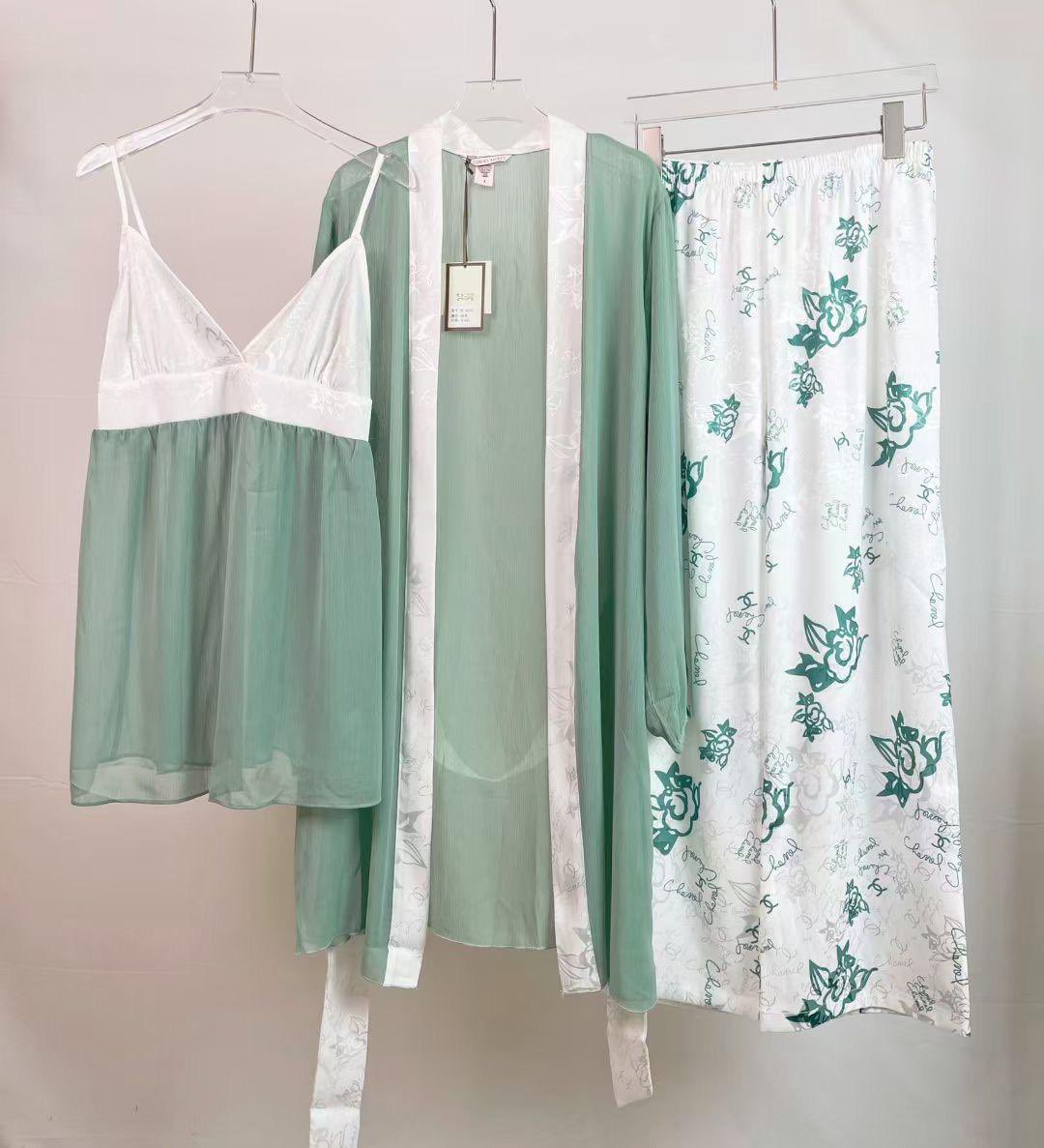 LicksonLima's tweet image. Am open for business message now for your order