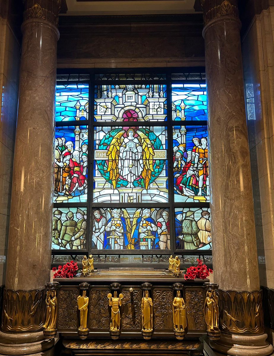 Today, we honour the millions who died fighting for our freedom.

Many who served in the World Wars were Freemasons who fought valiantly during the conflicts and contributed to rebuilding society in the aftermath. 

Today, tomorrow, and always,

We will remember 🌹

#Freemasons