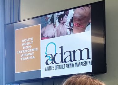 theadamcourse's tweet photo. Management of airway trauma with James Bordoni. If you haven’t seen https://t.co/AJHHBLVBxH then it’s a must read. By @theadamcourse faculty @simonjudemercer @benjamesmorton and non-twitter others. https://t.co/nrfzYFyCy7