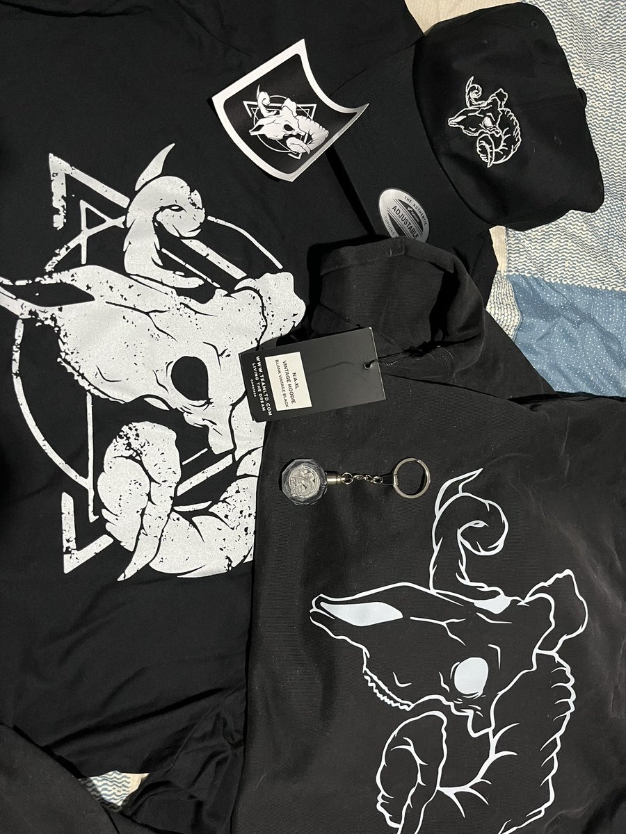 What an amazing way to start the weekend 🥹🔥🔥🔥😅<a href="/WildGoatGangNFT/">Wild Goat Gang</a> Huge thank you to the team and everyone involved, much appreciated. This merch id fucking SICK🤘🏻
