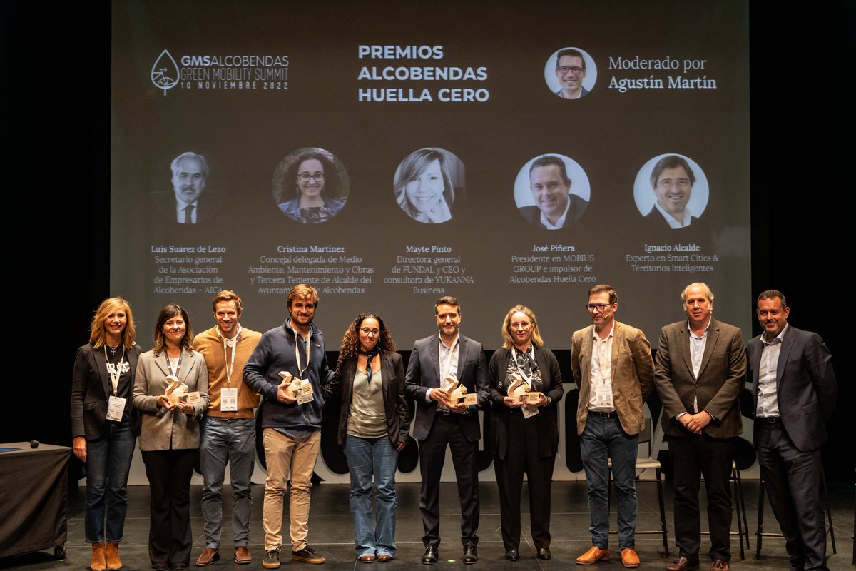 AlcobendasHub's tweet photo. Terminamos el eventazo del #GMS22 repartiendo los premios #PactoHuellaCero que se entregaron como reconocimiento a las mejores prácticas aplicadas por las #empresas para reducir las emisiones con ganadores como @BeMeeper reconocido en la categoría de #movilidadsostenible. https://t.co/WCJvPhUZQD