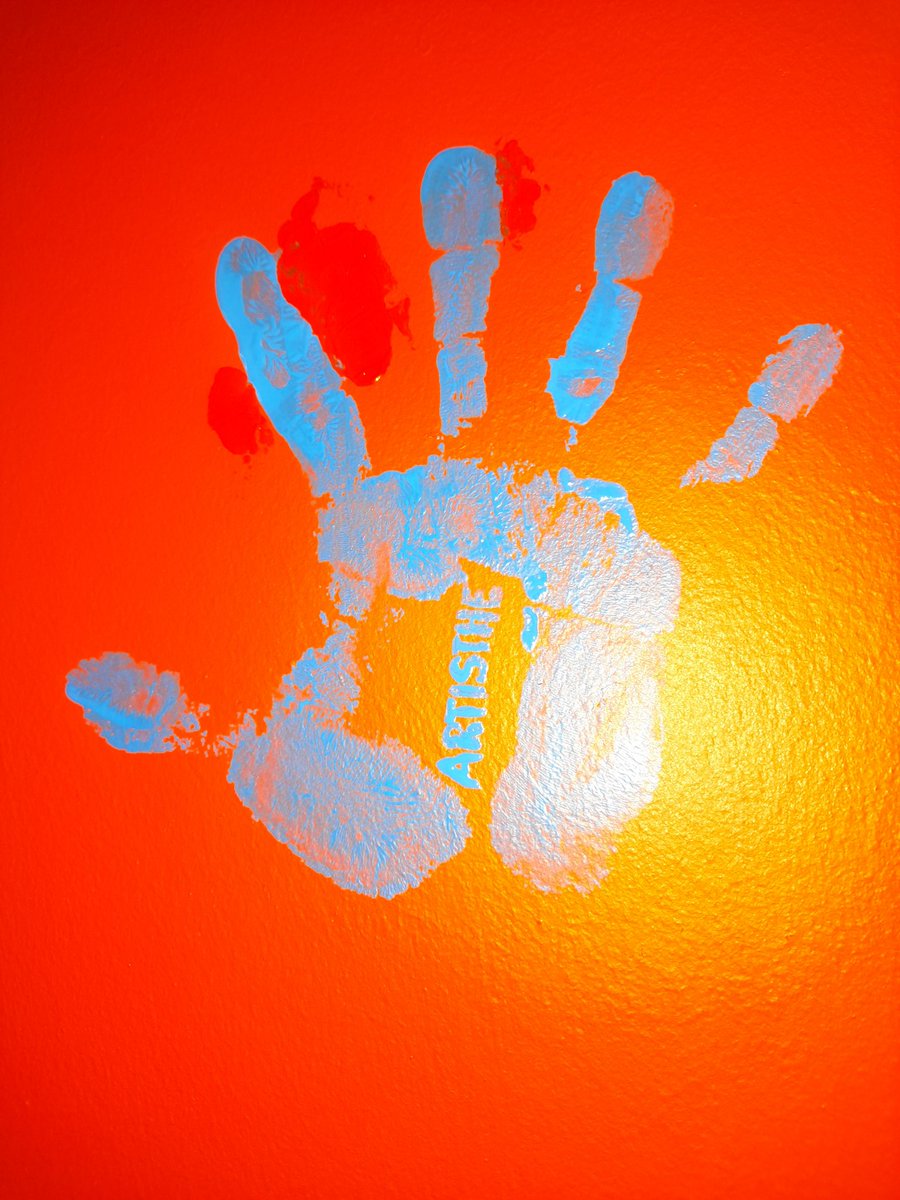 SthedaArtist1's tweet photo. This is the hand I use to create ✍ 🎨
#Sthe da artist 👨🎨 https://t.co/SY9DR8nV96