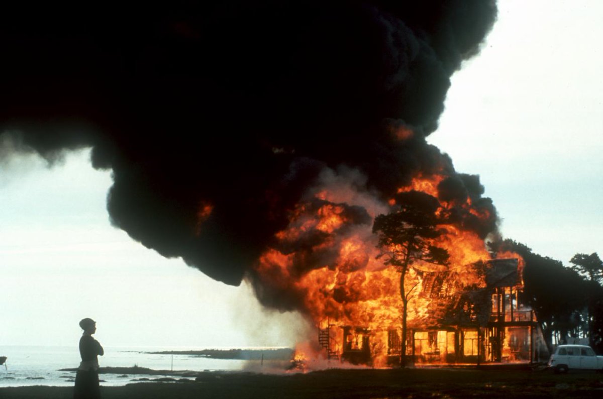 michaeljaco's tweet photo. "In my opinion, the events of our everyday lives are much more mysterious than anything we can witness on screen."
-- Andrei Tarkovsky

Sacrifice, 1986 https://t.co/O5hOPADj9Y