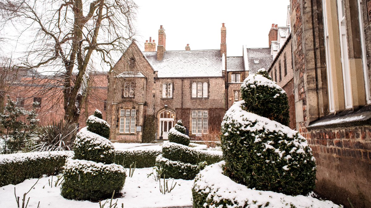 YorkStJohn's tweet photo. You have one more chance to meet us this year, and that's at our Winter Visit Day.❄️

This is your opportunity to explore our campus &amp; #York in the festive season.🎄

We can't promise #snow, but we can promise everything you'd expect from a YSJ Open Day.⬇️
https://t.co/RiQPRgB1uO https://t.co/5lVDfbNdmi