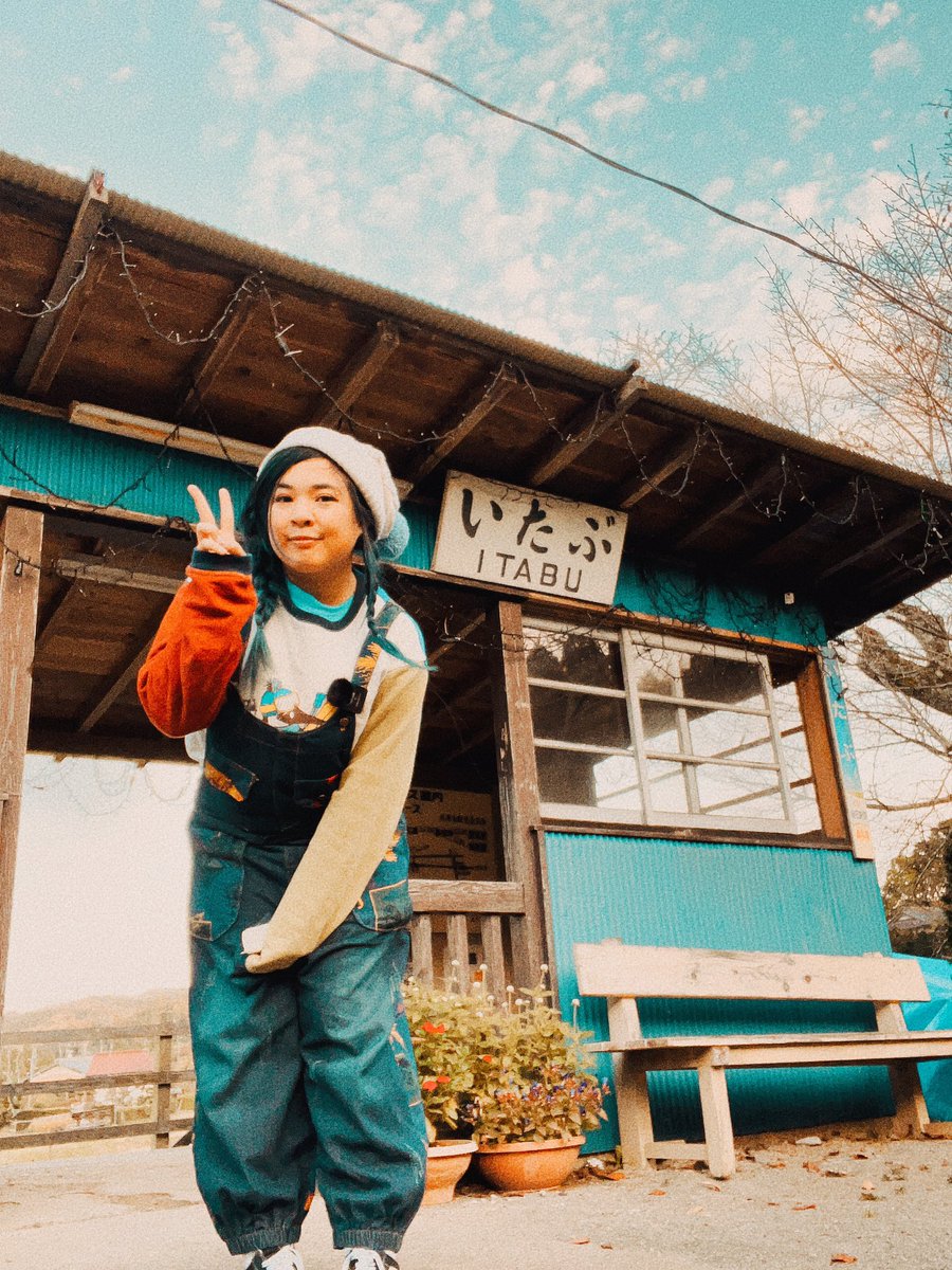 akidearest's tweet photo. Don’t text me. 😤
I’m too busy living a Ghibli film. 
😊🌿🚂 https://t.co/CdfGAFMrUu