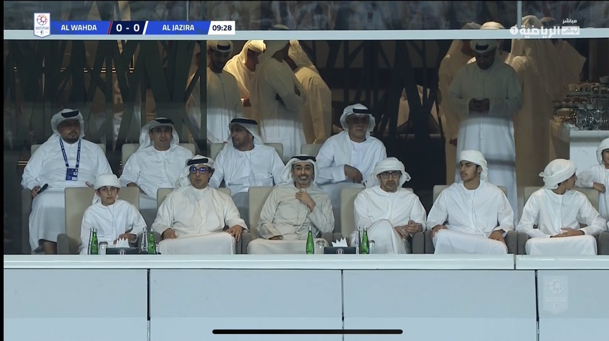 zaimuae6's tweet photo. افخم و اجمل لقطة في دورينا هذا الموسم 
عسى ربي يحفظهم 🇦🇪❤️🫡 https://t.co/HMUrfrHT5I