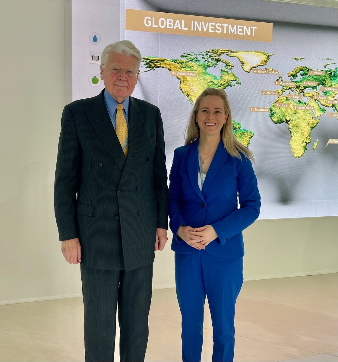 Great meeting at ⁦<a href="/COP27P/">COP27</a>⁩ with ⁦<a href="/hallaiceland/">Halla Hrund Logadottir</a>⁩ DG of the National Energy Authority of #Iceland. Discussed our contribution to global #CleanEnergy transformation, the #EmeratesClimateConfetence next year: COP28 +  the future role of Iceland as a global meeting place.