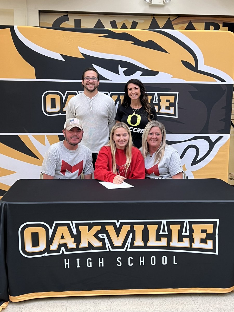 Coachguns's tweet photo. National College Sports Signing Day 2022โจ
~
~
Congrats to Riley Sahrhage!
~
~
Maryville University
~
~
#studcity #waos
@riley_sahrhage @OHS_Tigers @BCzuppon https://t.co/61R9ElSqBq