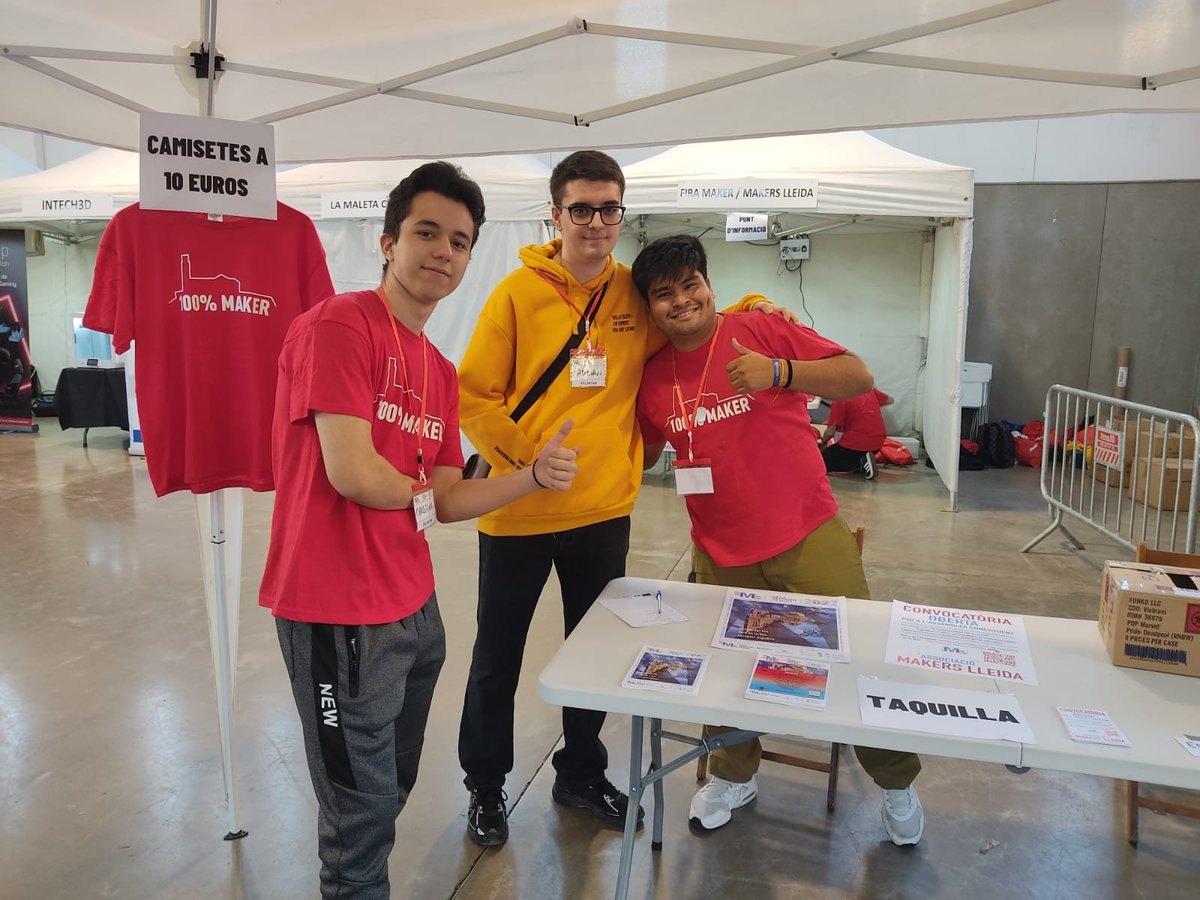 lleidahack's tweet photo. Hey makers!! La @firamakerlleida ja ha començat!! Us esperem al mercat del pla tant avui com demà dia 12 de les 10h a les 21h 😊 https://t.co/ReS2n9Xwqs