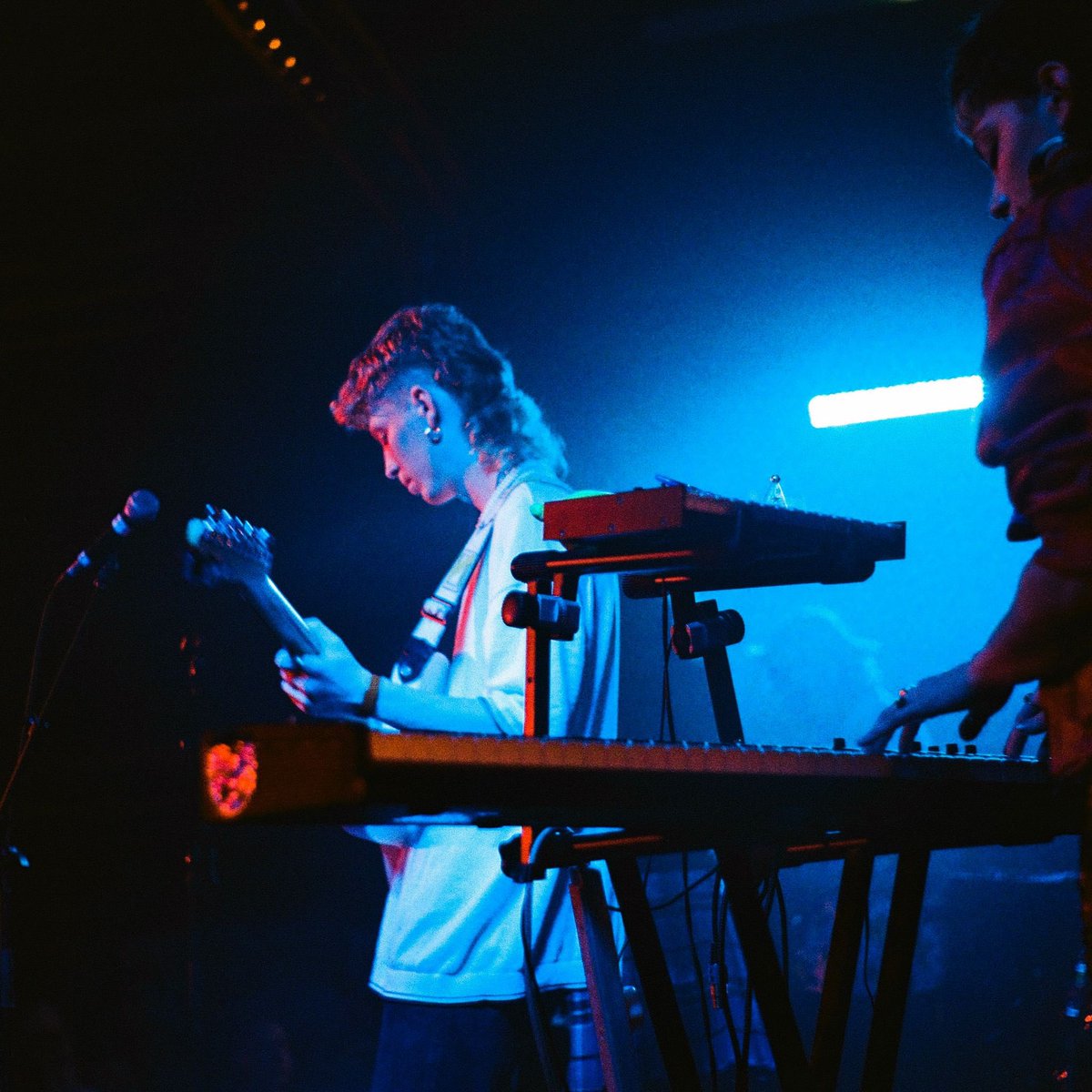 CHESTER TONIGHT! 💕 Our first headline show at <a href="/Telfords/">Telfords Warehouse</a> and it’s gonna be FUN. Get down for 9 if you wanna see us, only £4 entry Yaay xx

📸: Ellen Miss