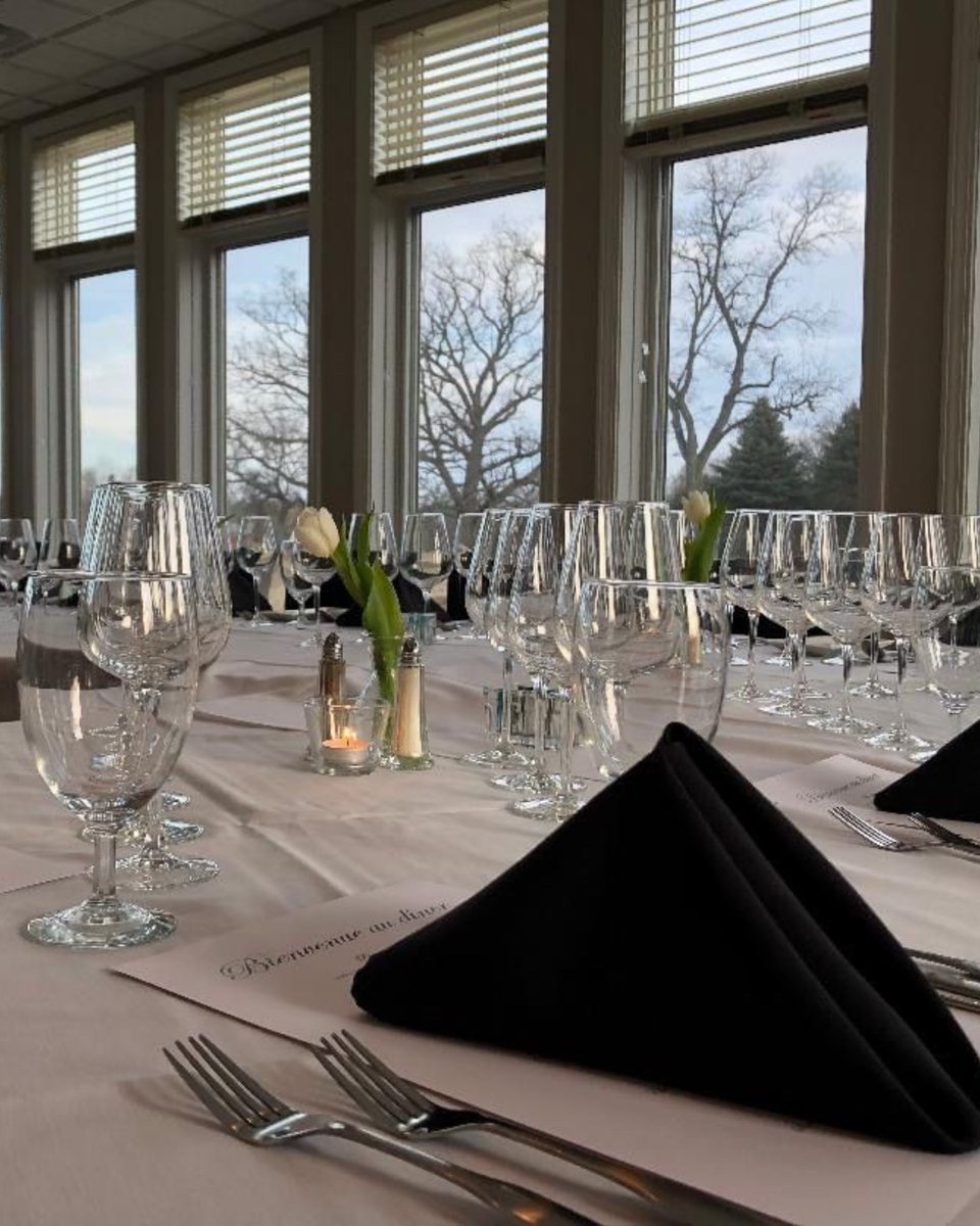 It's holiday party planning time, and the Woodstock Country Club is ready to host your event! Learn more and contact the Woodstock Country Club ⤵️ bit.ly/3ht78Xb