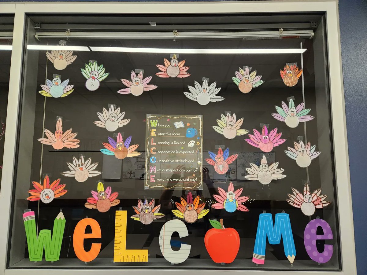 CTHSAVID's tweet photo. AVID students showing their gratitude towards CTHS staff. https://t.co/436ih2Ggrw