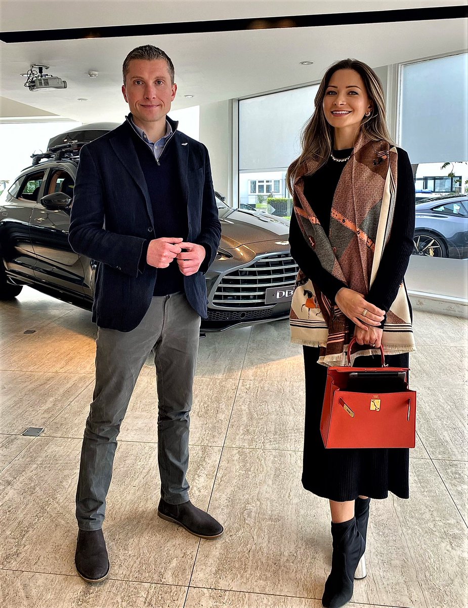 HWM_AstonMartin's tweet photo. A bit of a weekend listen - @nataliya_lloyd of the Beehive Podcast meets CEO Guy Jenner for a chat about him and our fantastic HWM story.
https://t.co/n3YpVIfaVE
#podcast #heritage #cars https://t.co/Glxhiu17kz