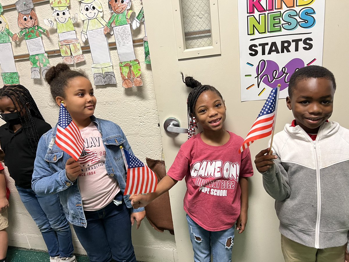 Cassie_Lou7's tweet photo. Happy Veteran’s Day from my sweet 2nd graders at Pope! We had so much fun celebrating our Veteran’s with a parade, many thank you’s, and lots of flag waving!❤️🇺🇸 @popepantherspto @pope_school @JMCSchools @thvowell https://t.co/KTbe7v43qe