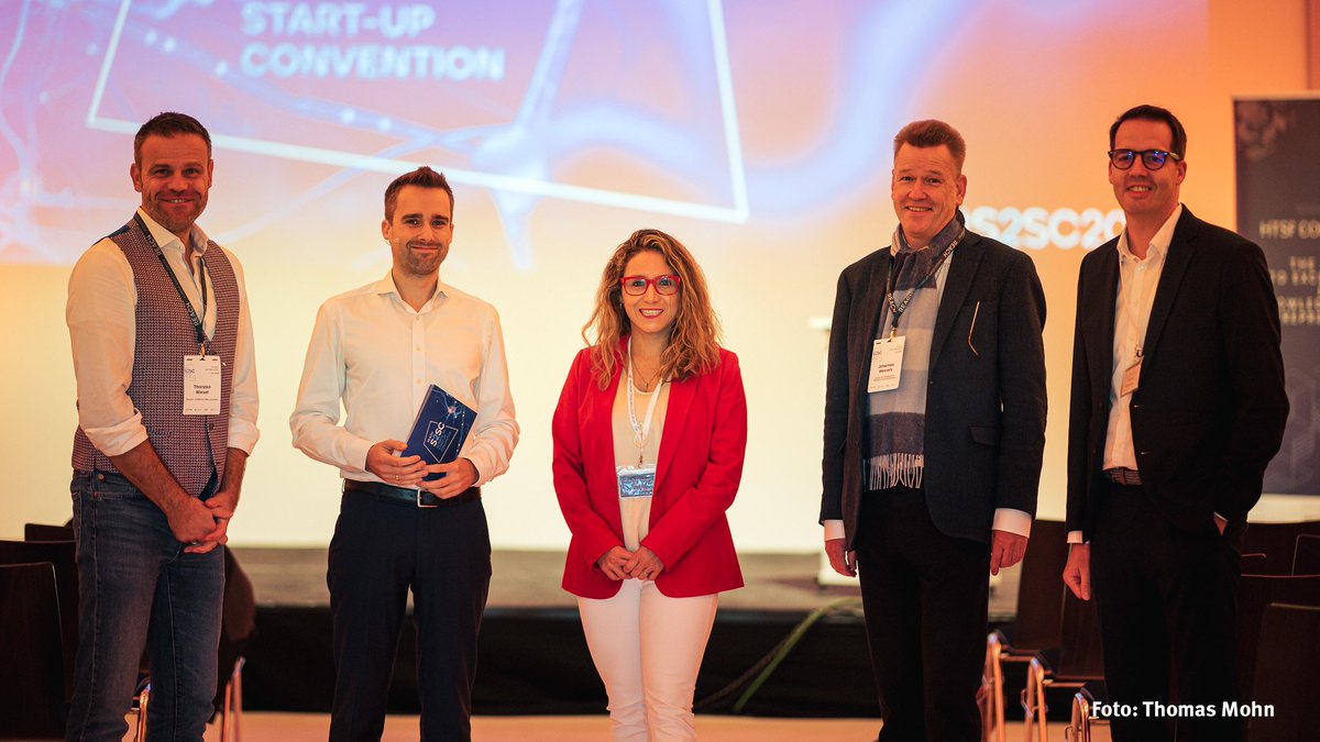 REACH_Euregio's tweet photo. After months of preparation, we finally held our first Science to Start-up Convention #S2SC yesterday! The whole day was dedicated to exchanging experiences and learnings on the issue of transferring scientific findings into a viable business model: https://t.co/sG2f2dYXJI https://t.co/o3VdoV5ba6