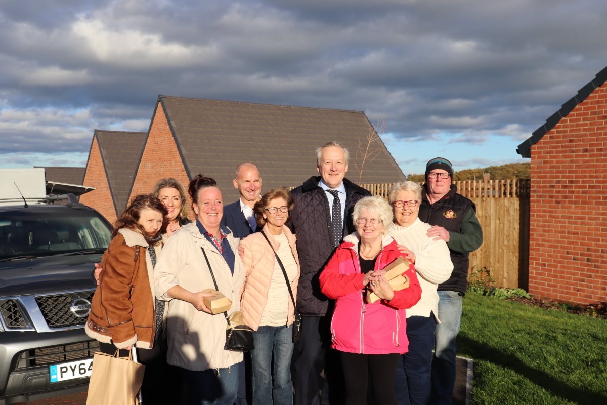 Great afternoon celebrating the completion of 19 affordable bungalows at Lavender Gardens, Sacriston.
Joined by @KevanJonesMP we enjoyed a fish n chip lunch from <a href="/_littlefishy/">The Little Fishy</a> and residents showed us round their #newhomes. Pleased to see everyone settling in so well
#ukhousing
