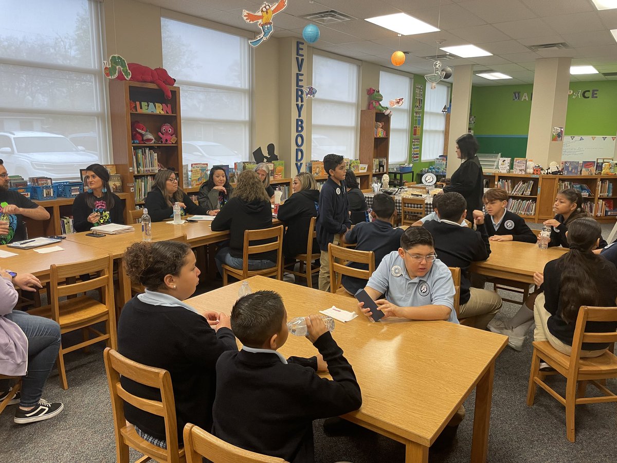 We are so excited to host <a href="/marciebeck/">Marcie Beck</a> and her staff from <a href="/BeltonISD/">BeltonISD</a> today! The <a href="/JoyJamesCISD/">Joy James Academy of Leadership</a> Ss are doing an amazing job taking them on a campus tour. 💯
#CISDInnovation #CastleberryISD #JJA #CISDBetterTogether