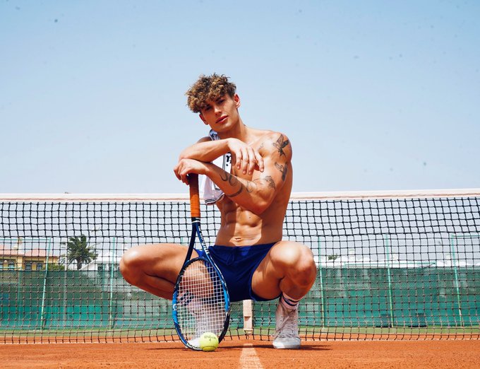 Wanna get served? 😜 https://t.co/sXukS4PqCj