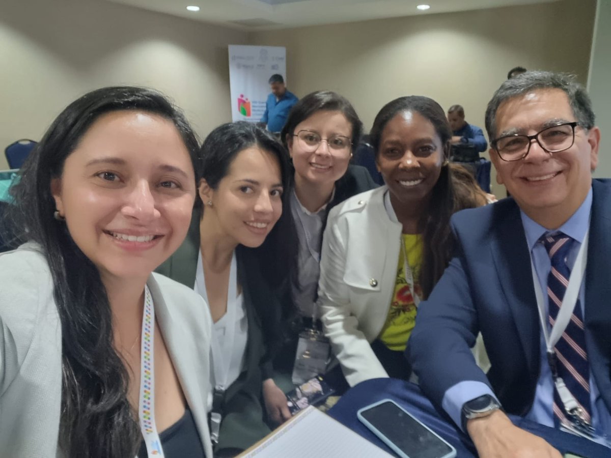 WaynakayColomb1's tweet photo. @SOCMEF Cumbre Iberoamericana de Medicina Familiar. https://t.co/8fKPpJCH6Z