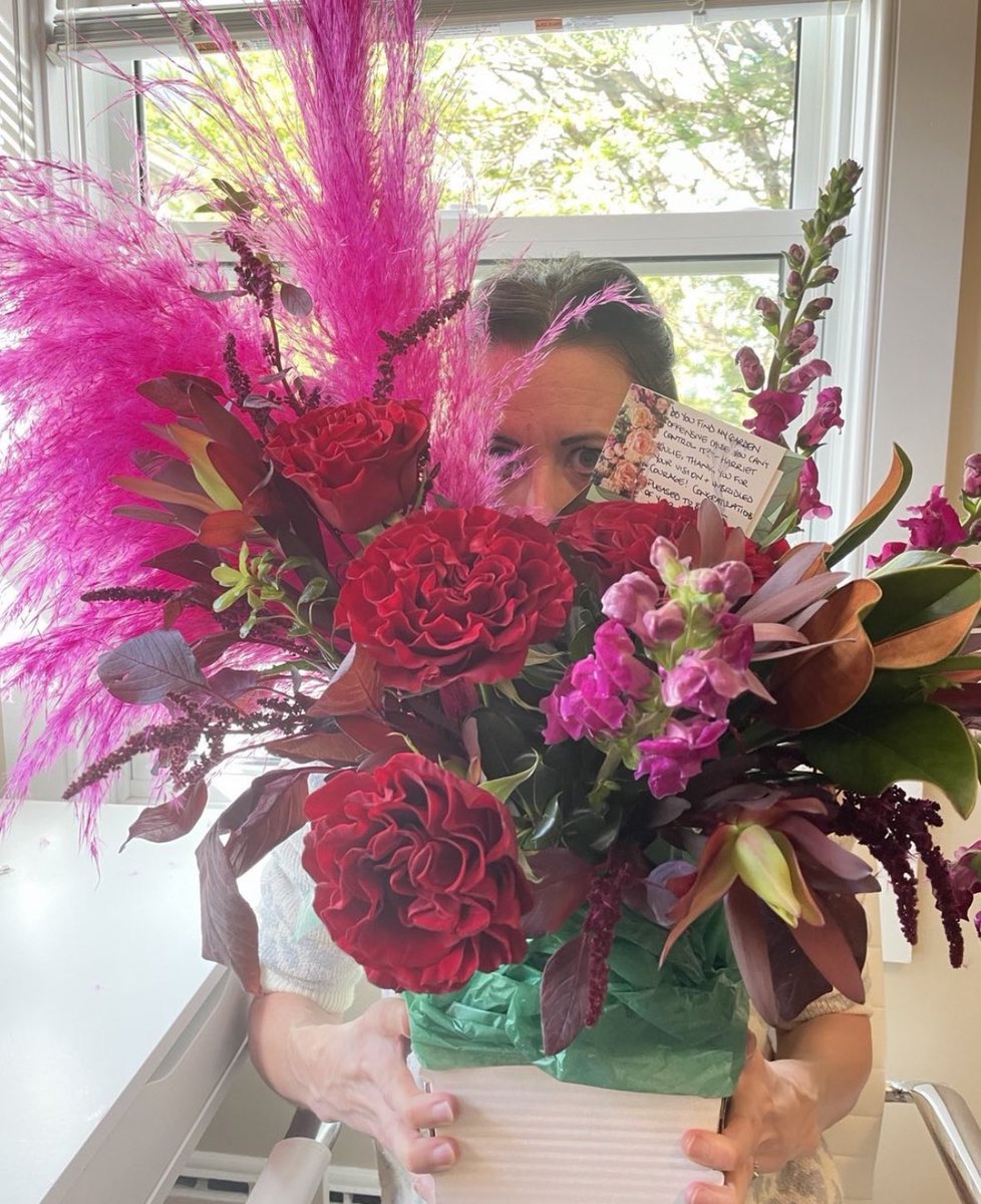 FitYourStyle's tweet photo. Kirsten, @bankstirregular Check out the flowers designed by @PropsFloral, inspired by Harriet (uncontrolled beauty) for @EditorJules @defy_magazine launch! #DefyMagazine #DaretoDefy #UnapologeticWomen https://t.co/eaGLsBgCYA